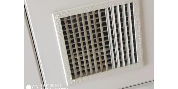 為什么中央空調出風口會有冷凝水？